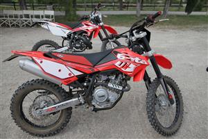 RR 125 LC 1