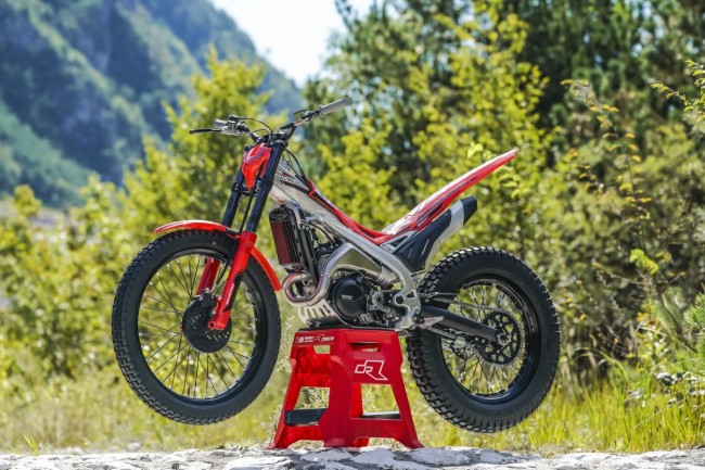 SINCRO 300 2T my 26 (652)