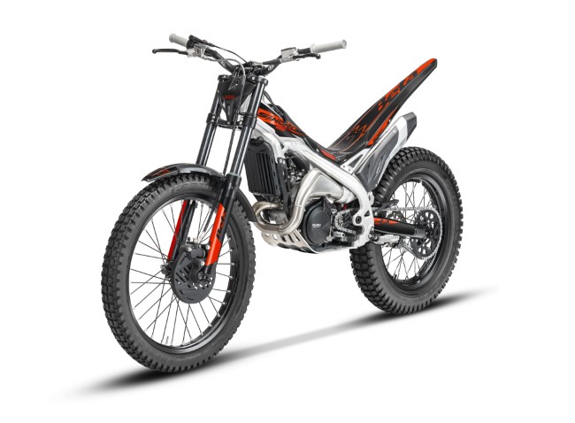 SINCRO MY27 300SS 2T (2)